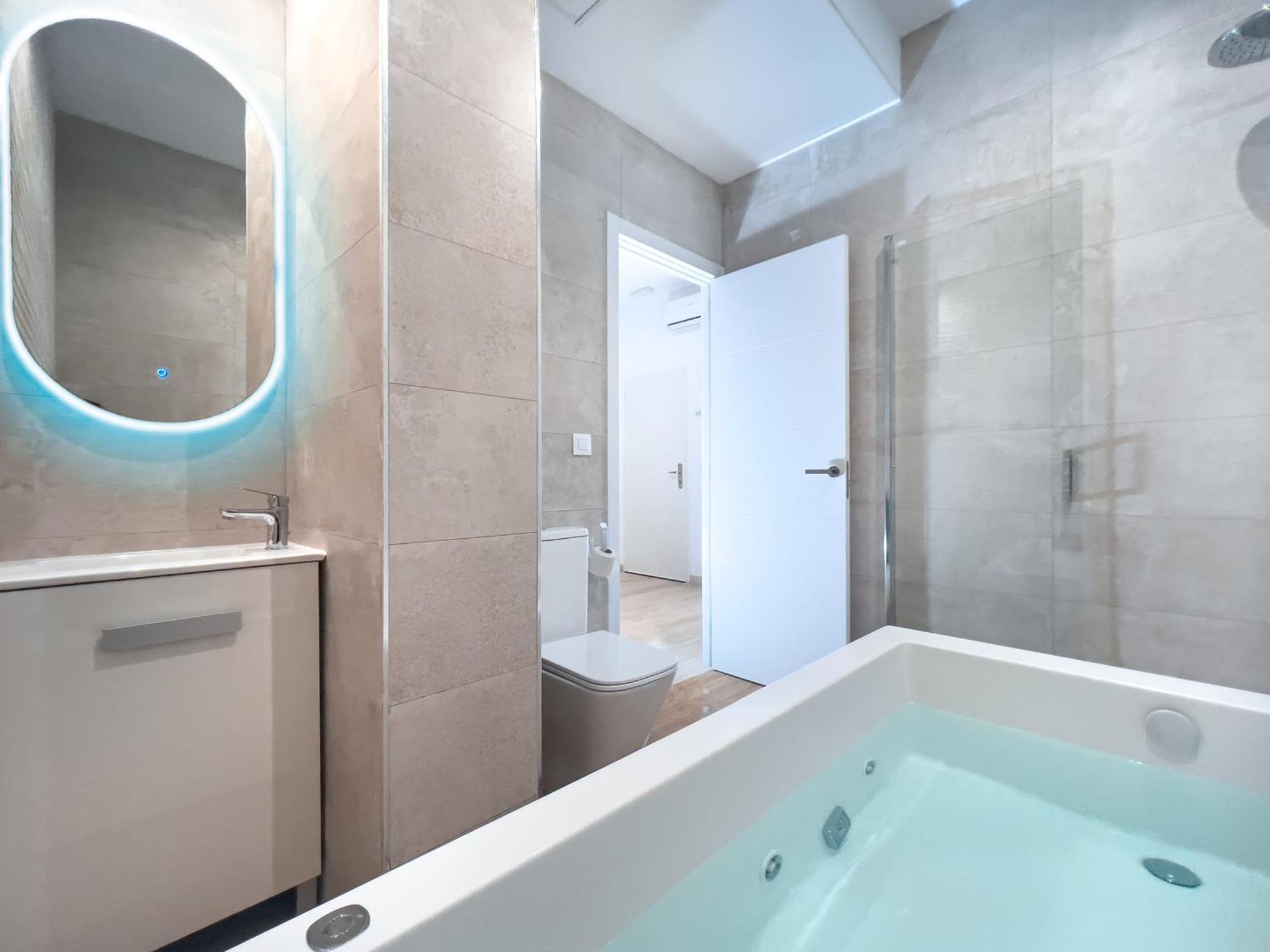 Acogedor Estudio En Triana Con Jacuzzi Y Wifi セビリア エクステリア 写真